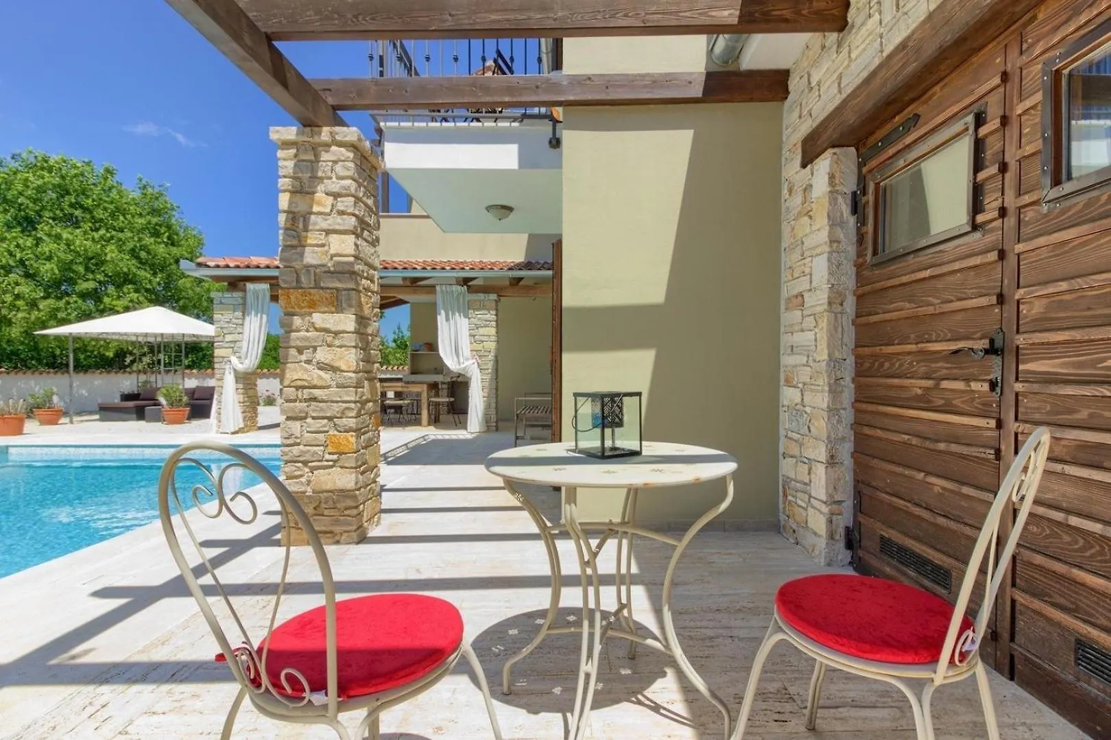 Ferienhaus Mit Privatpool Fuer 8 Personen Ca 179 Qm In Jursici, Istrien Binnenland Von Istrien Croatia