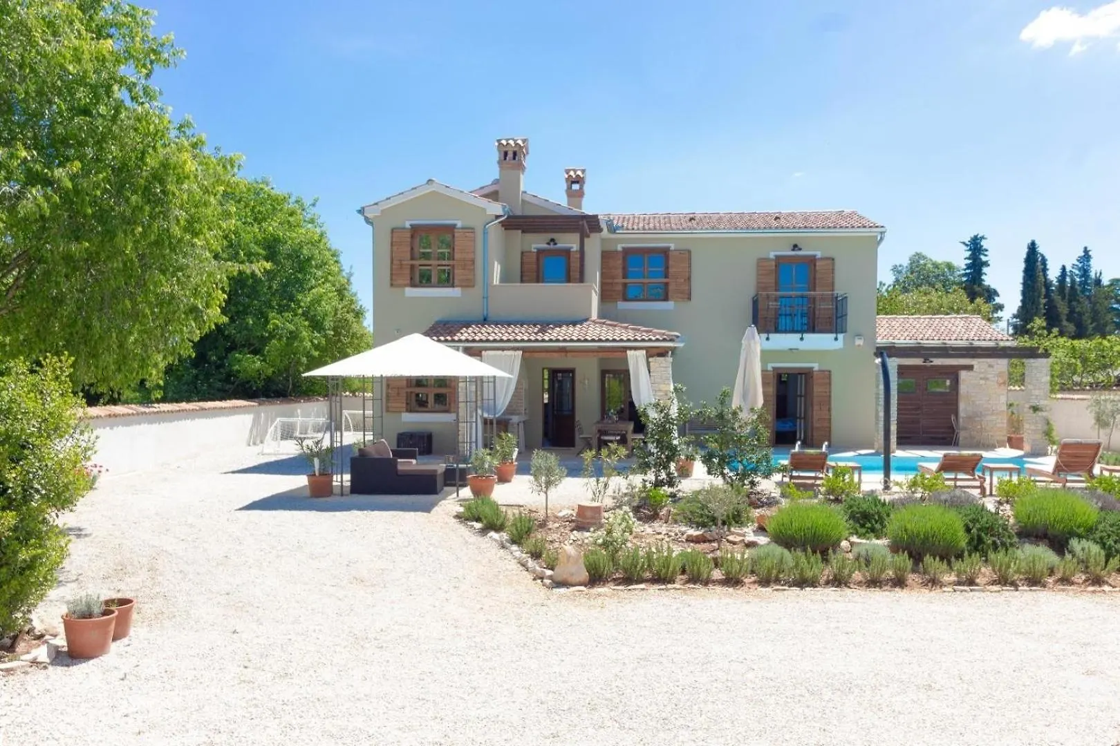 Ferienhaus Mit Privatpool Fuer 8 Personen Ca 179 Qm In Jursici, Istrien Binnenland Von Istrien Svetvinčenat