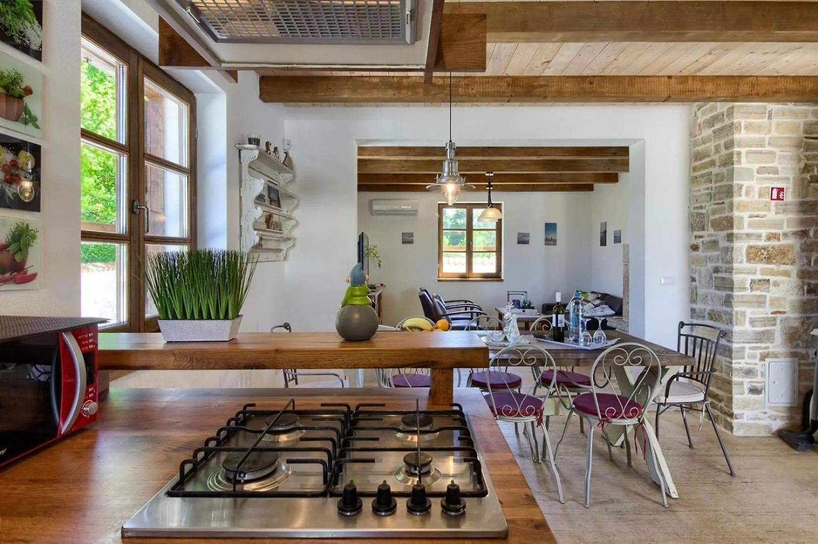Ferienhaus Mit Privatpool Fuer 8 Personen Ca 179 Qm In Jursici, Istrien Binnenland Von Istrien Svetvinčenat